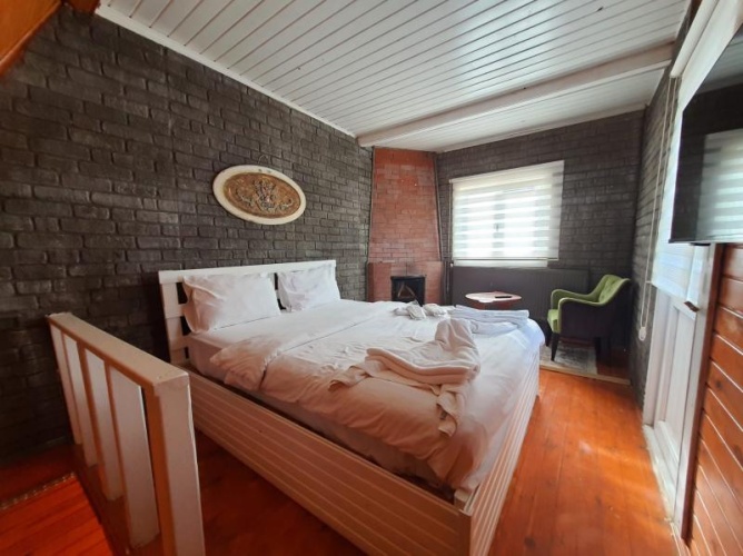 Alpha Double Duplex Suite with garden view
