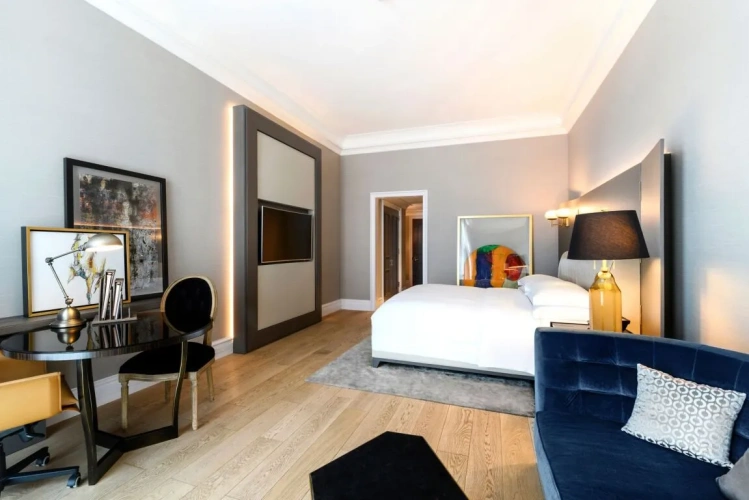 Double Club room with balcony