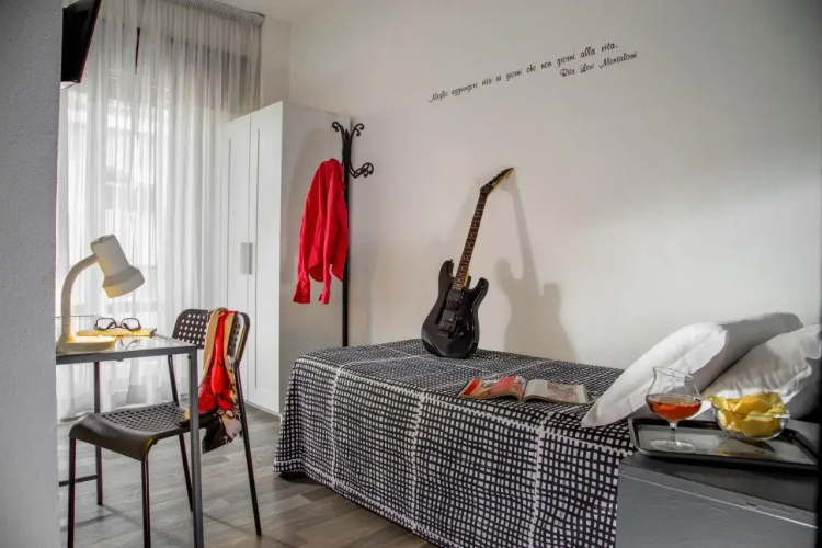 Radio Hotel