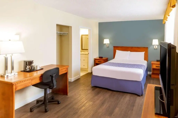 1 Bedroom with Kitchenette Double Suite