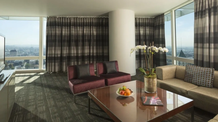 Corner Double Suite