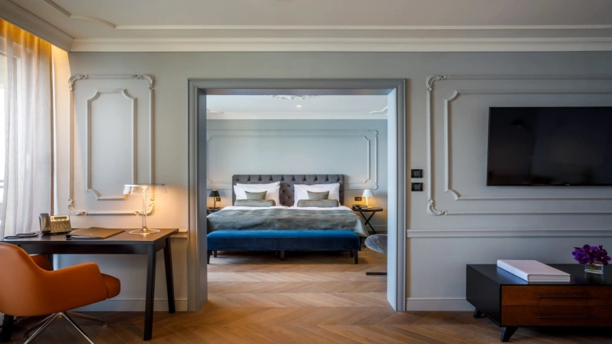 Ambassador Double Suite