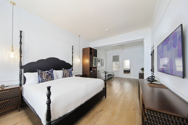 Fairmount Hotel