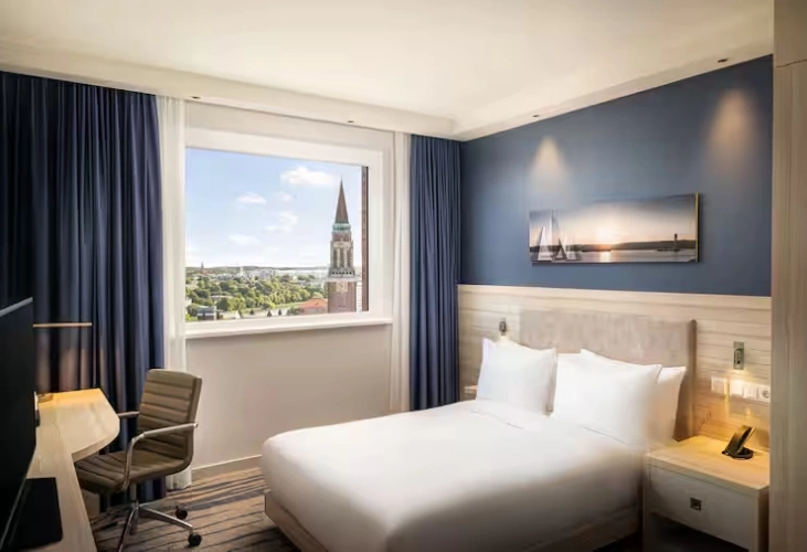 Double room with city view