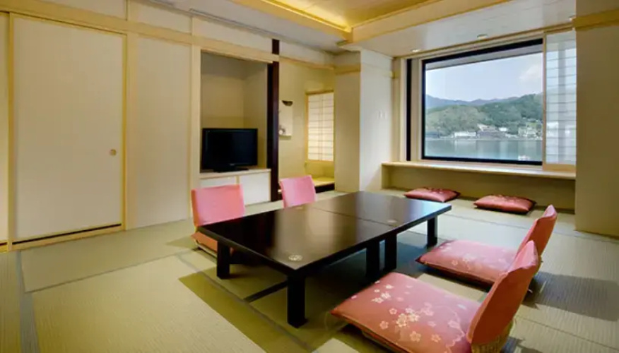 Type F - Tamayura Japanese style room with lake Kawaguchiko view