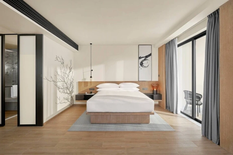 Large Double room with balcony