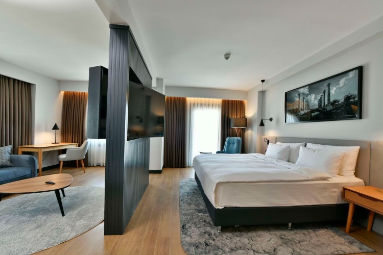Double Suite with partial sea view