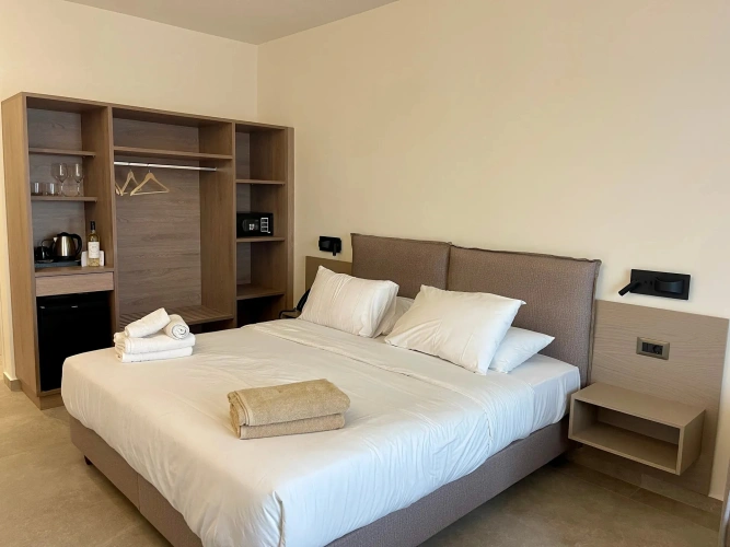 Lower Level Terrace Double room
