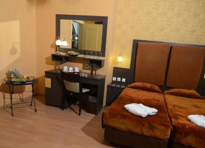 Delphi Art Hotel