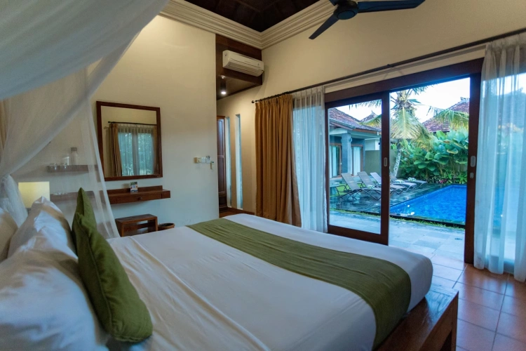 2 Bedrooms Villa