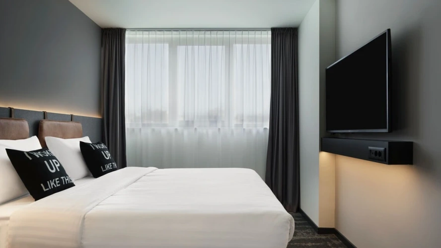 1 Bedroom Moxy Sweet Double Suite