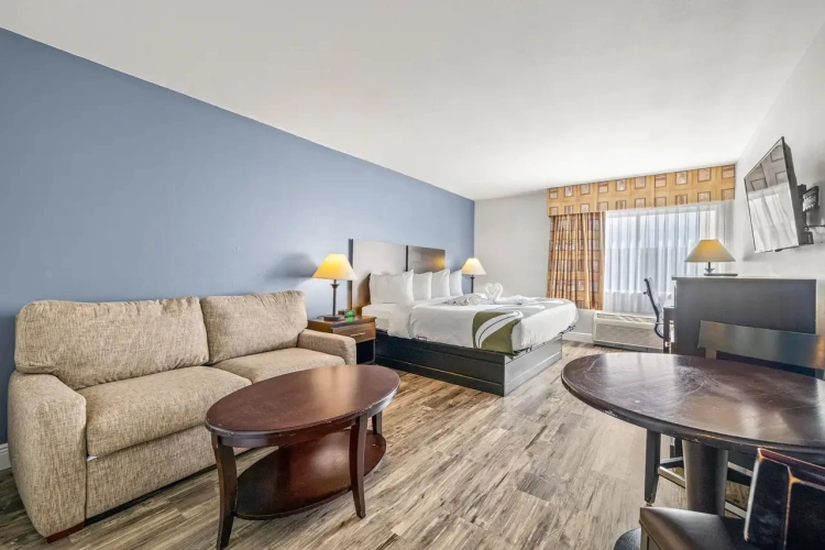 2 Bedrooms Quadruple Suite
