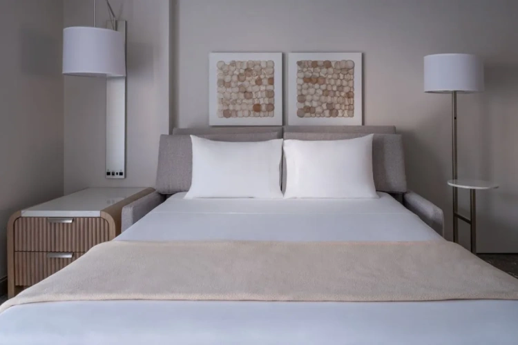 1 Bedroom 2 room Double Suite with balcony and waterfront