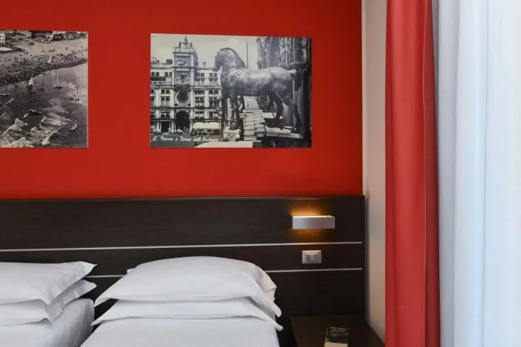 Vienna Hotel
