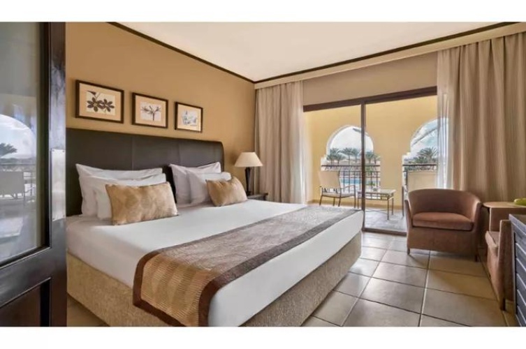 Deluxe Family Jaz Lamaya Twin room with pool view