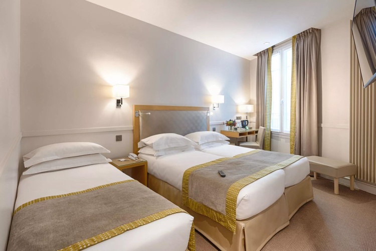 Triple Club room