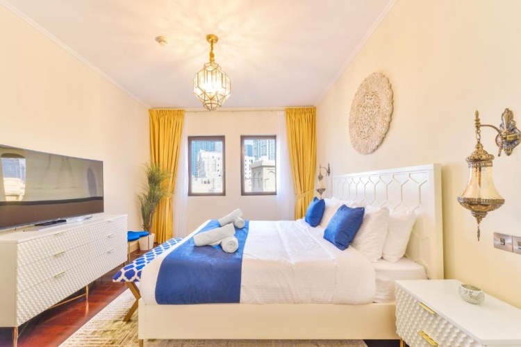 3 Bedrooms Apartment