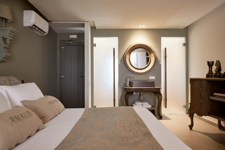 Double Signature Suite with Hot Tub with sea view