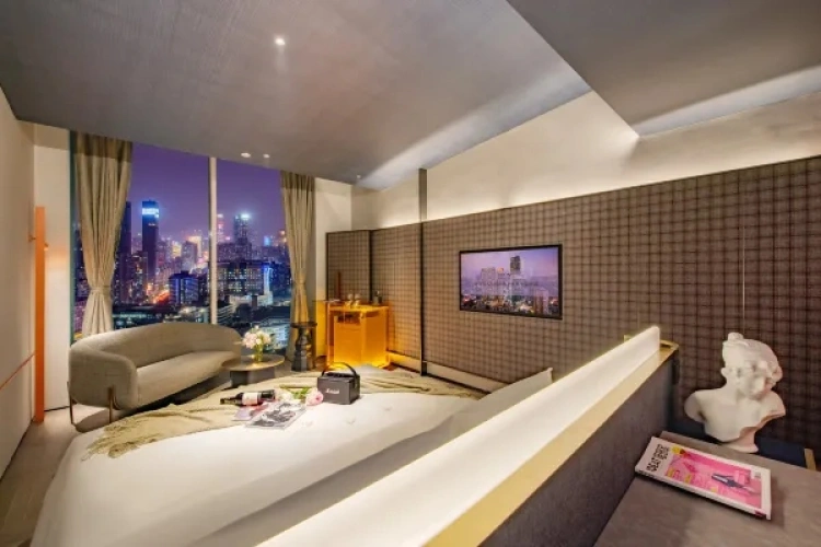 Double room with city view