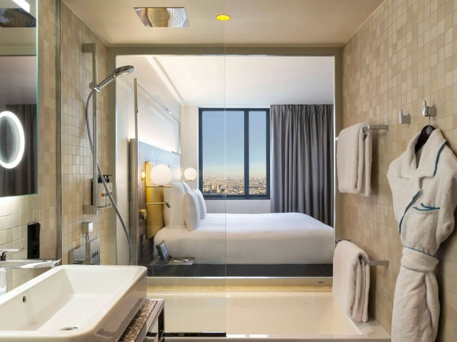 Deluxe Paris view Double Suite