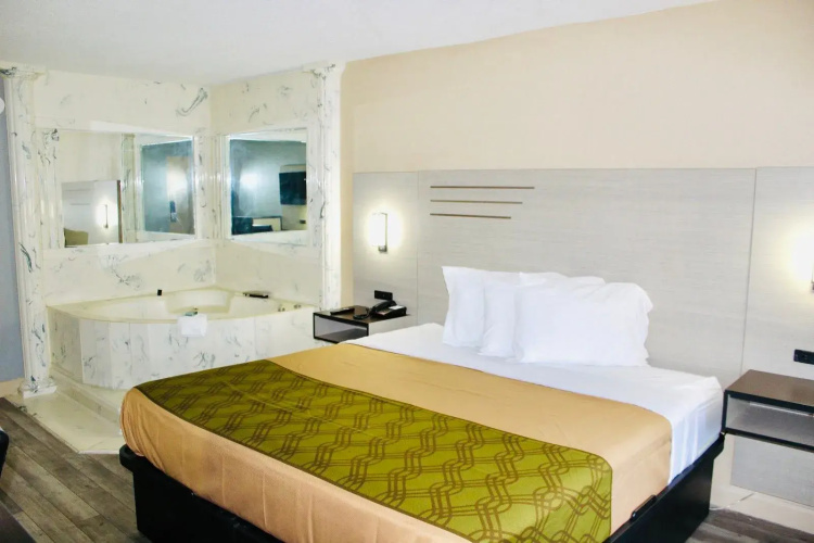 Milan Inn & Suites