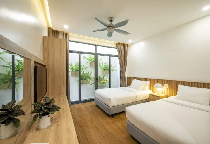 Sup Skylight Window Double room