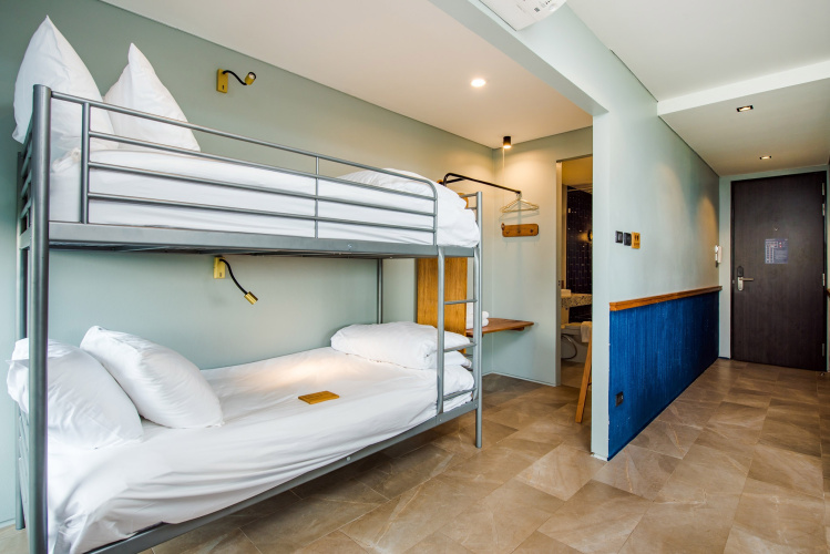 Quadruple Family Suite