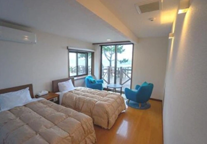Western-style Superior Twin room