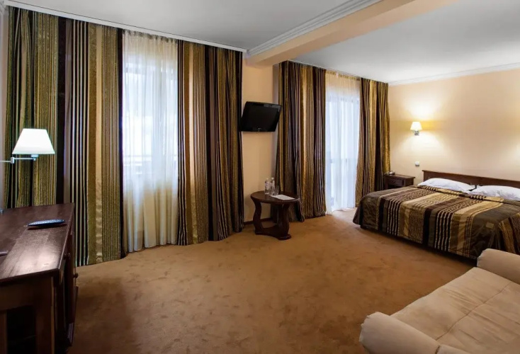 Home Hotel