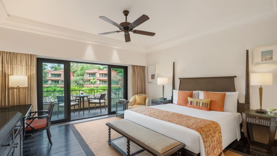 Lagoon Superior Double room with balcony and Lagoon view