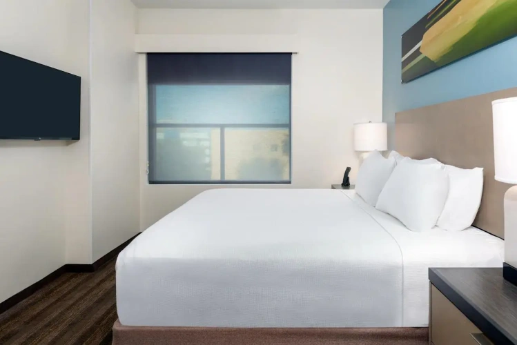 1 Bedroom Specialty Double Suite