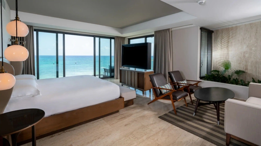 Panoramic Beach House Double Suite oceanfront