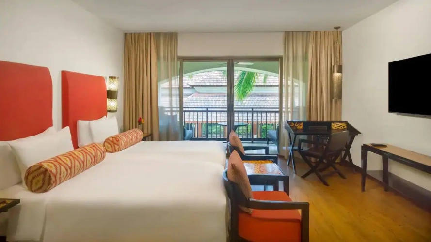 Twin room with balcony