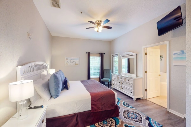 2 Bedrooms Deluxe Condo