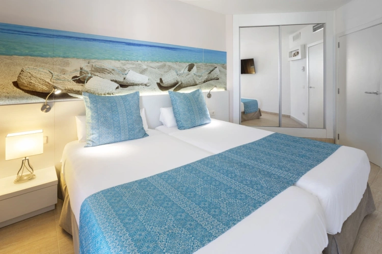 Twin Junior Suite seafront