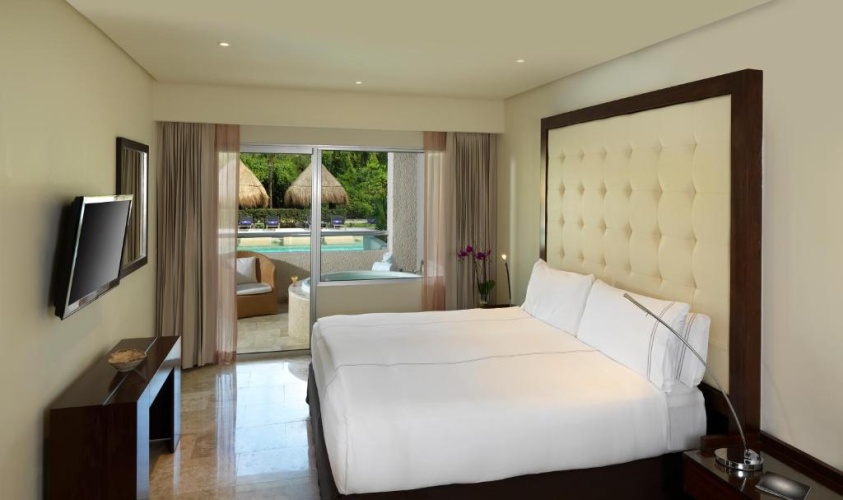 The Reserve Swim Up Master Double Suite