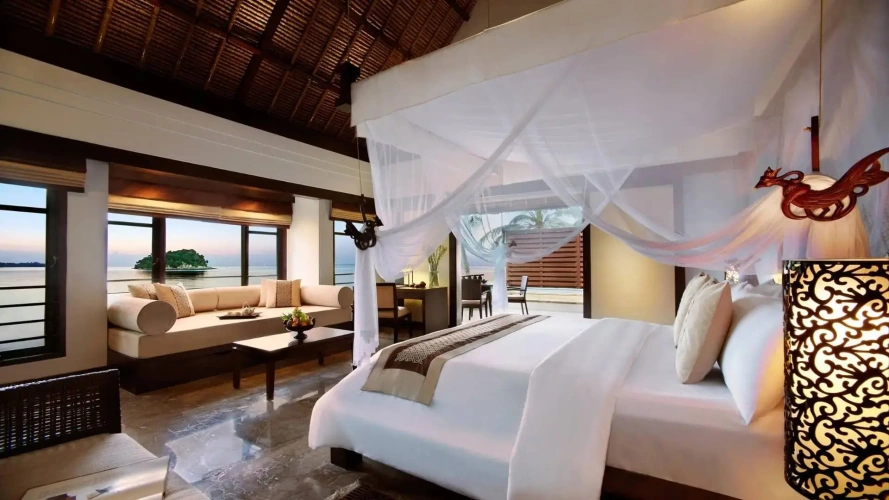 Wellbeing Double Ocean Villa on the Rock