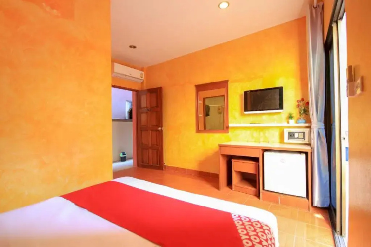 Ban Elephant Blanc Apartment