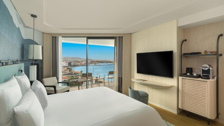 Corner Double Suite with sea view