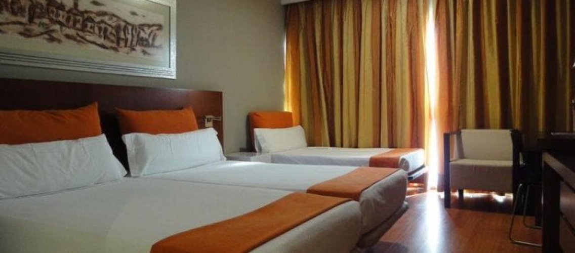 Standard Triple room