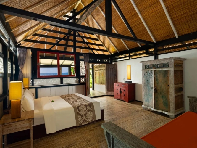 Jemeluk Premium Double Cottage beachfront