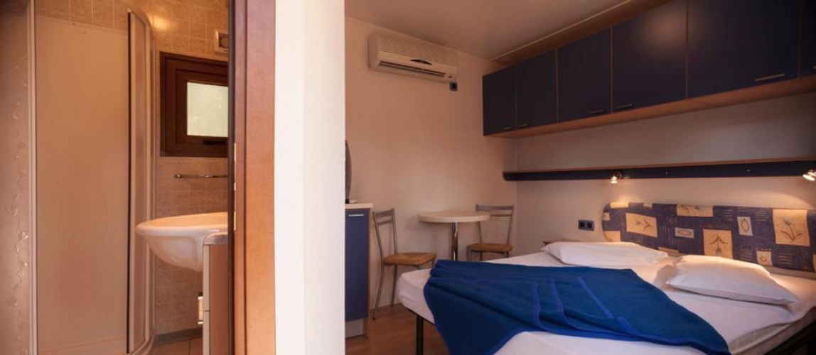 2 Adults Double Mobile Home