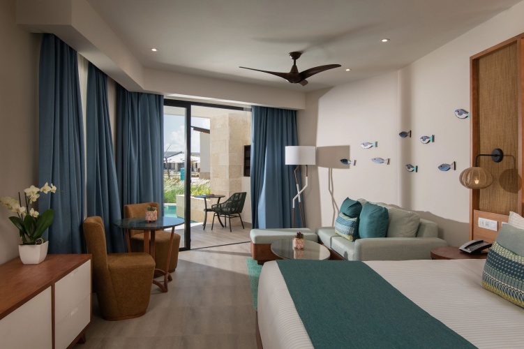 Preferred Club Swim Out Double Junior Suite