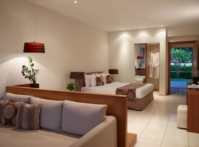 Grand Swim Up Double Suite beachfront