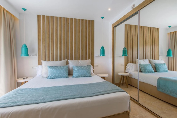 2 Bedrooms Quadruple Suite