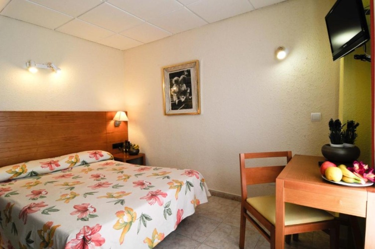 Quadruple Family Suite
