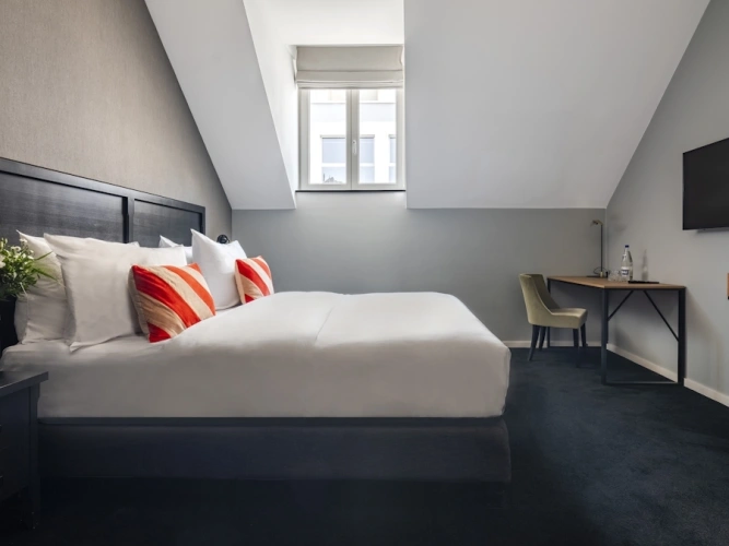 Large - Accessible Double room