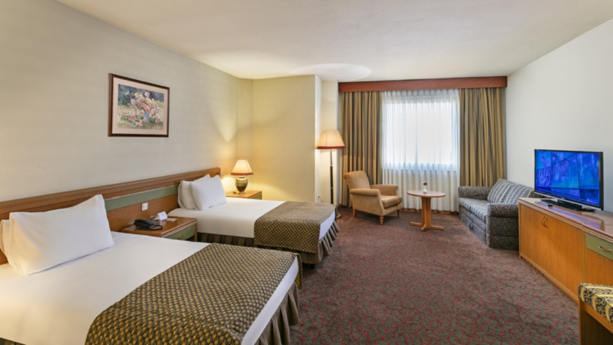 Standard Corner Twin room