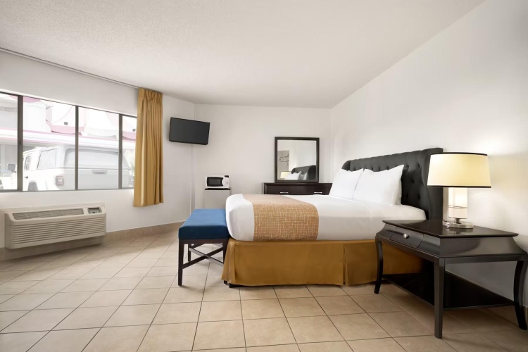 Deluxe Double Studio Suite
