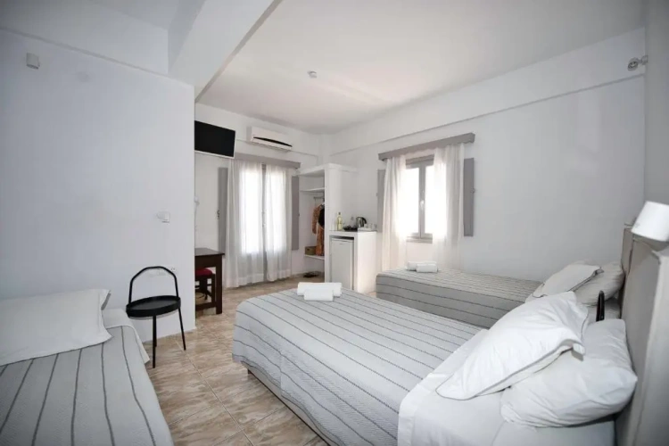 Triple room